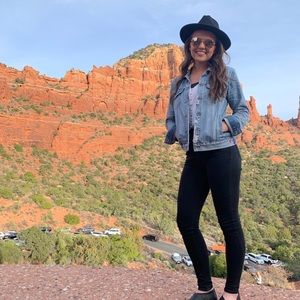 Meet your Posher, Ellie